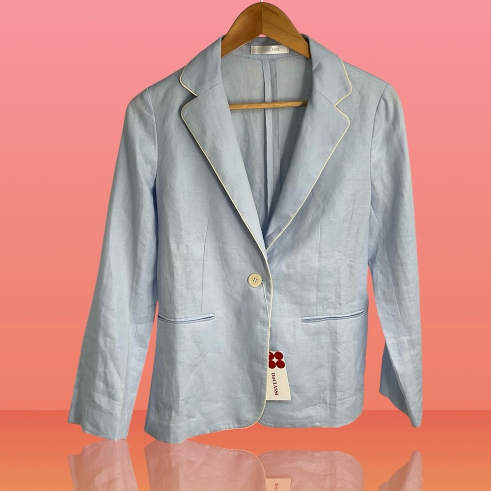 Elegant Women's Light Blue Blazer